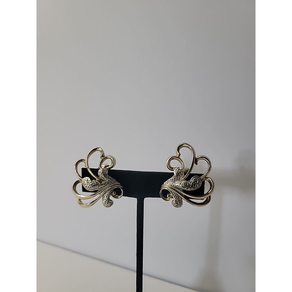 Sarah Coventry Gold Tone Clip On Earrings Scroll Swirl Openwork Vintage 1960s 70